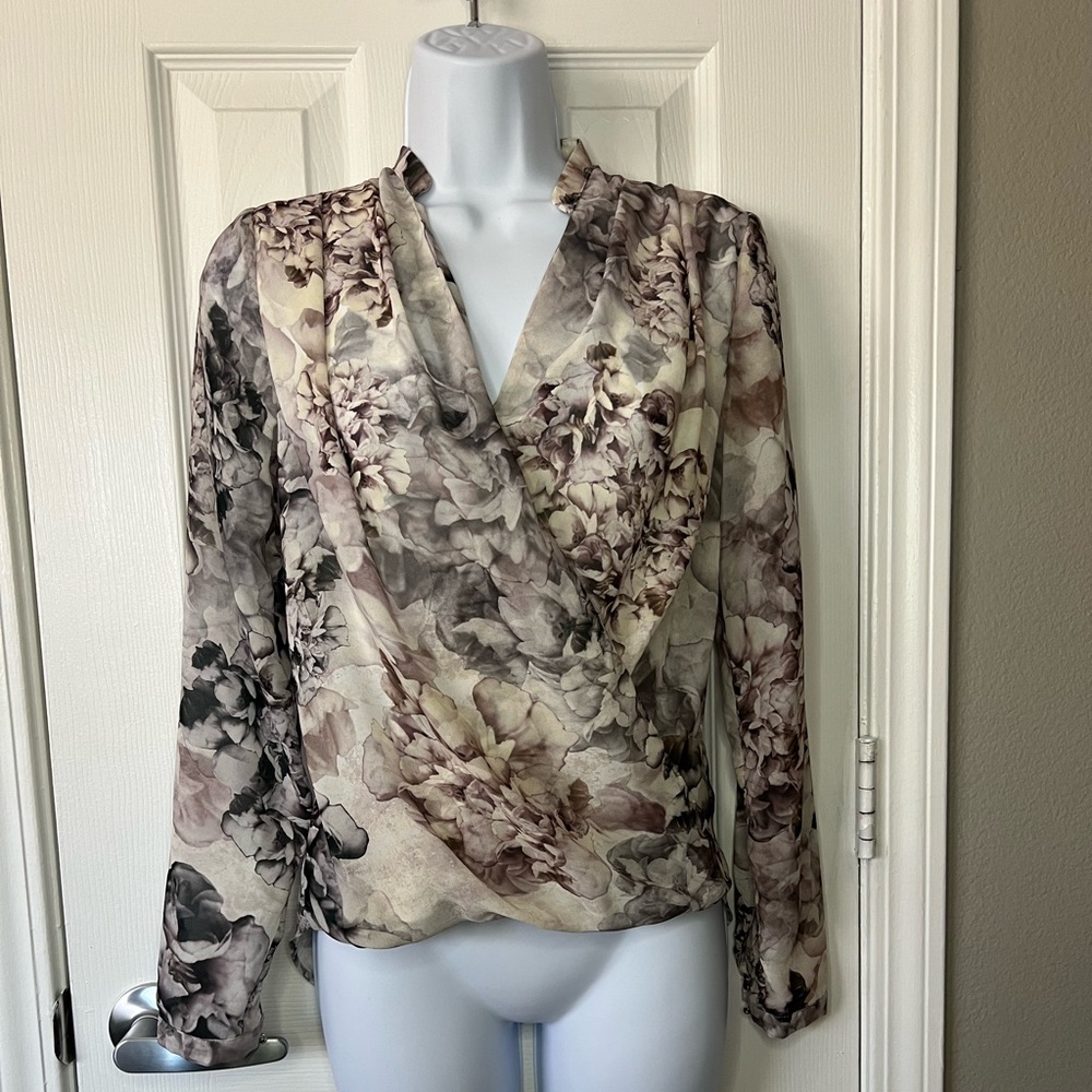 H&M Dreamy Floral Wrap Blouse - Cream & Gray - puff Sleeve Chiffon Size 2 XSmall
